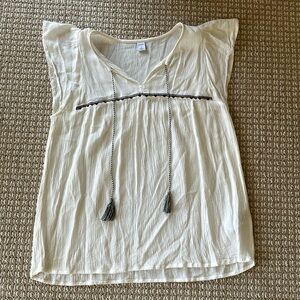Old Navy flowy white top size XS